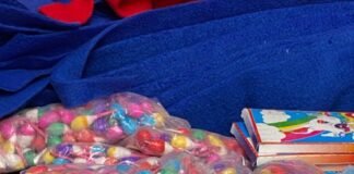 Sergio Baños recorre el mercado Primero de Mayo en busca de pirotecnia