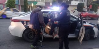 Policía de Pachuca auxilia a adulto mayor extraviado
