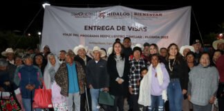 Entrega gobierno visas a adultos mayores de Hidalgo para reencontrarse con sus familias