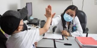 ISSSTE otorga licencias y subsidio a padres y madres de niños con cáncer