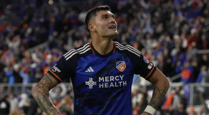 Brandon Vázquez ya firmó con los Rayados de Monterrey