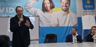 Precandidato propone adecuar modelo político a la realidad actual de Nuevo León