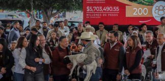 Rutas de la transformación: Julio Menchaca entrega apoyos al campo y mujeres en Mixquiahuala