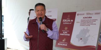 Julio Menchaca entrega apoyos para fortalecer la infraestructura municipal en Ajacuba