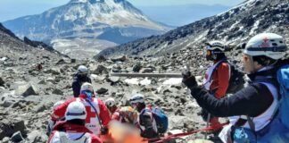 Localizan cuerpo del guía de alpinistas extraviados en el Pico de Orizaba