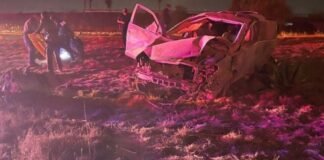 Volcadura deja 2 muertos y 4 personas heridas en distribuidor vial de Santa Catarina