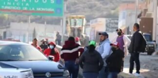 Bloquean carretera del Corredor Turístico de la Montaña