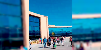 Desalojan oficinas de gobierno de Chilpancingo ante protestas de normalistas