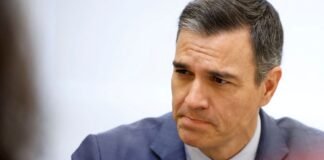 Pedro Sánchez analiza renunciar a la presidencia de España