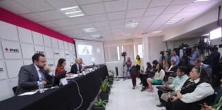 INE detecta registros apócrifos y masivos para voto de mexicanos en el extranjero