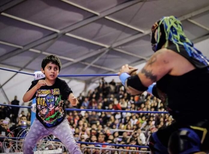 A partir de las 11:00 horas habrá función de lucha libre gratuita dedicada a los niños en su día; entre los gladiadores ya confirmados en el cartel se encuentra: Mr Solo, Camuflaje, Black Fire, Black Pistón. Desde Hong Kong (Mike Man e Ilegal Emigrant) y muchos otros destacados del pancracio