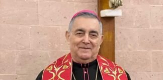 Obispo Salvador Rangel entró a un hotel acompañado por un hombre; revelan autoridades