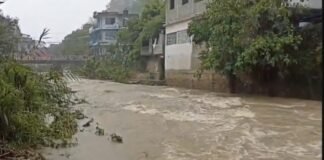 Alerta por lluvias en Huejutla, se reportan encharcamientos y deslizamiento de tierra