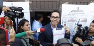 Jorge Reyes recibe constancia de mayoría como alcalde de Pachuca