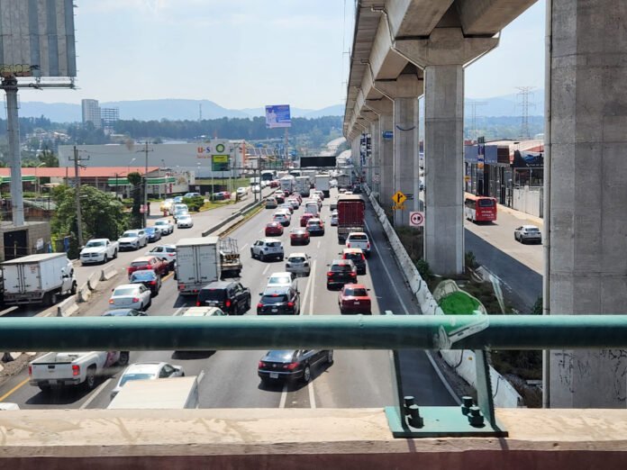 Inconformes con elecciones en Ocoyoacac bloquean la México-Toluca