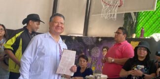 Inician las elecciones sin incidencias; Menchaca acude a votar