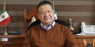 Julio Menchaca, entre los 10 mejores gobernadores del país