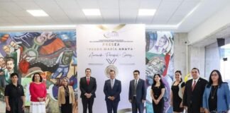 Entrega Congreso de Hidalgo presea Pedro María Anaya a Armando Peñafiel