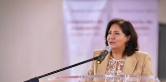 Edda Vite asiste a graduación de la Casa de la Mujer Hidalguense