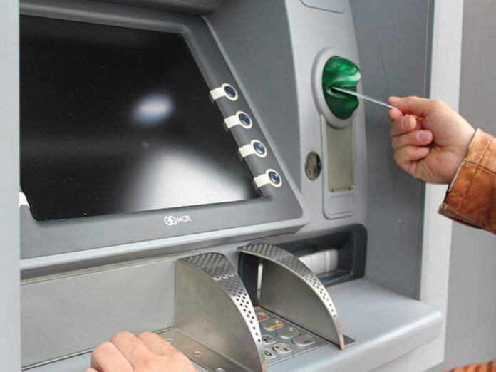 cajero-automatico-dinero
