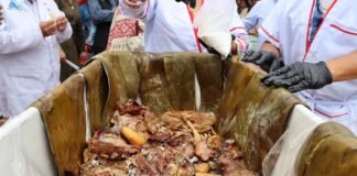 Más de 10 mil visitantes asisten a la barbacoa más grande de México