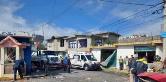Explosión de camioneta con pirotecnia en Tepetlixpa deja un muerto y lesionados