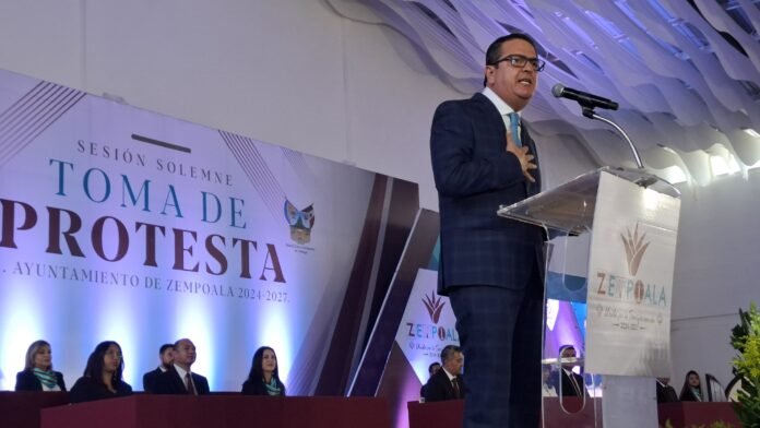 Toma de protesta de Francisco Sinuhé como alcalde de Zempoala (Foto: Govana Galindo)