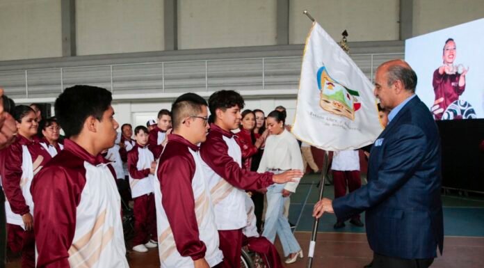 Abanderan delegación rumbo a Paranacionales CONADE 2024