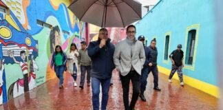El alcalde Jorge Reyes, recorre puestos de la Feria de Pachuca