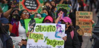 Por un aborto libre y seguro, marchan en CDMX y cierran vialidades este 28S