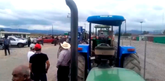 Continúa el plantón de cebaderos en Mineral de la Reforma