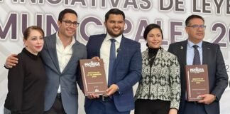 Jorge Reyes ingresa iniciativa de Ley de Ingresos 2025