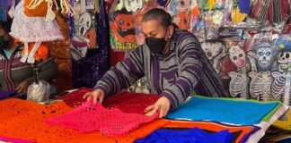 Instalan el tradicional tianguis de Día de Muertos en Tulancingo