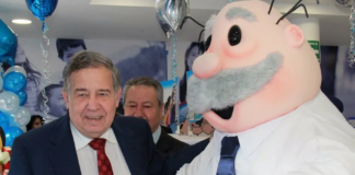 Increíble pero cierto: Dr. Simi compite por el Premio Nobel de la Paz 2024