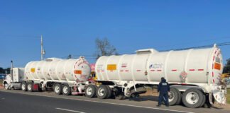 Recuperan tractocamiones, uno abastecido con hidrocarburo