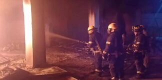 Se incendia casa donde almacenaban huachicol en Progreso