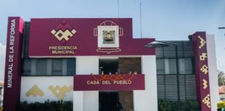 Relevo de tesorero en Mineral de la Reforma