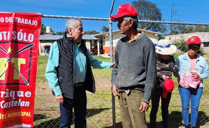 Rehabilitación de caminos en Cuautepec, prioridad de Enrique Cruz Castelán