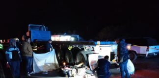 Muere jovencito tras impactar su moto contra tráiler en Ixmiquilpan