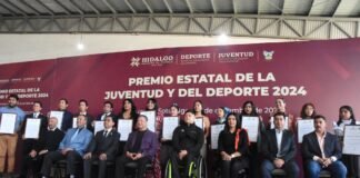 Entrega Menchaca el Premio Estatal de la Juventud y el Deporte