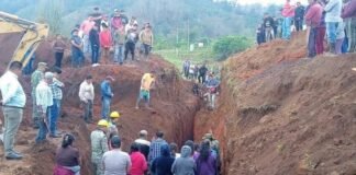 Tlanchinol: rescatan cuerpo de trabajador sepultado en obra de drenaje
