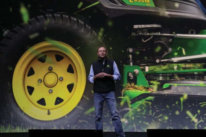 CES 2025 - John Deere presenta tractores automáticos para enfrentar la escasez de mano de obra