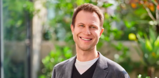 Joven mexicano es reconocido Emprendedor Social del Año 2025 en Davos 2025