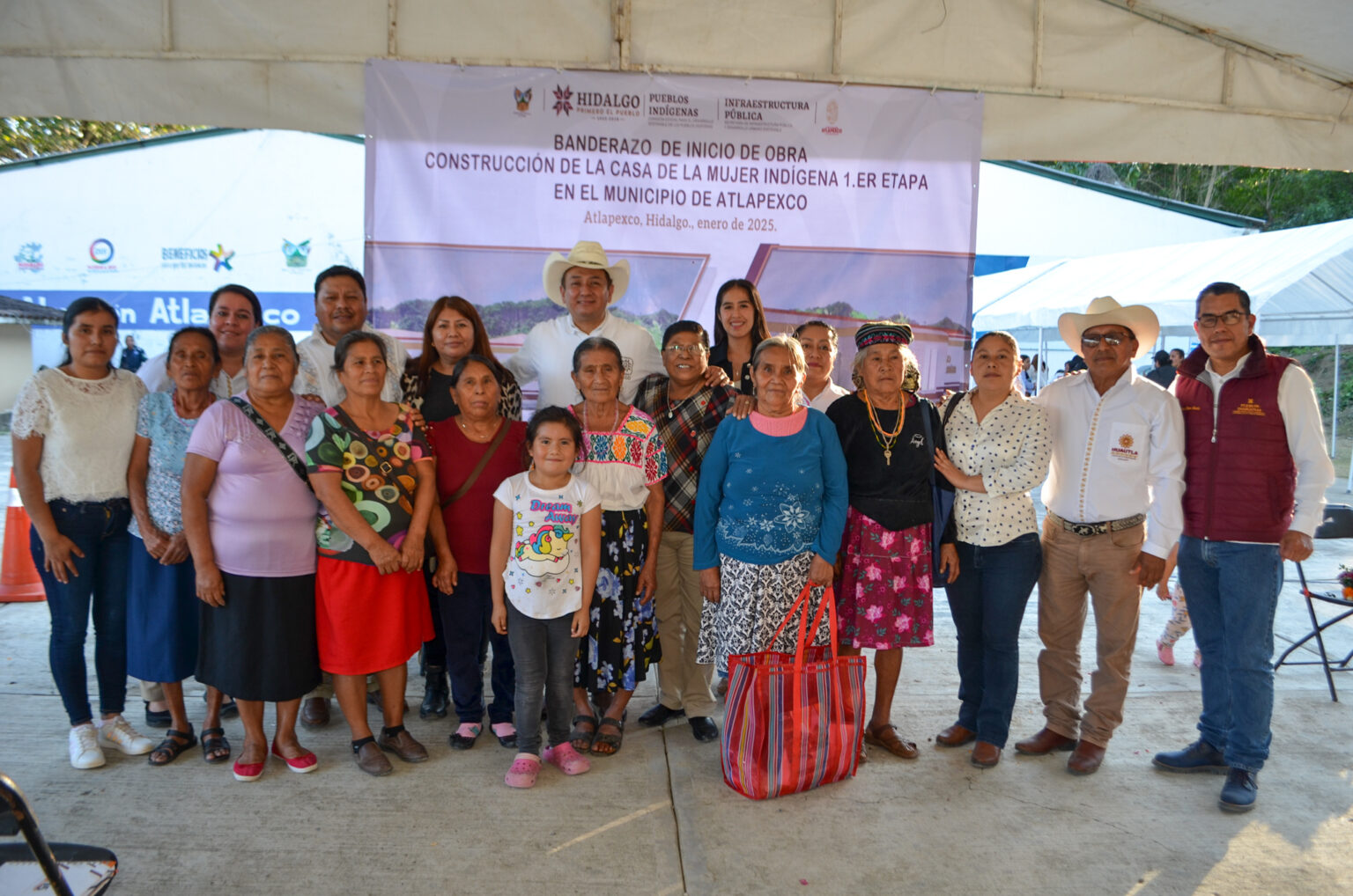 Inicio la construcción de la Casa de la Mujer Indígena en Atlapexco ...