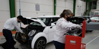 México presenta Olinia, su primera armadora de autos eléctricos