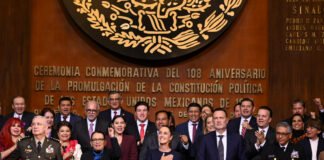 Hidalgo reafirma respaldo a la presidenta en aniversario de la Constitución