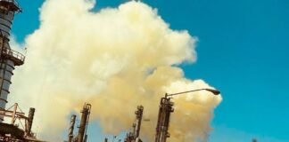Explosión y fuga de azufre en refinería de Tula provoca evacuación masiva