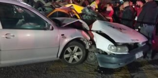 Mueren dos personas en choque de taxi sobre la Pachuca-Sahagún