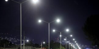 Avanza renovación de alumbrado público en ciclovía