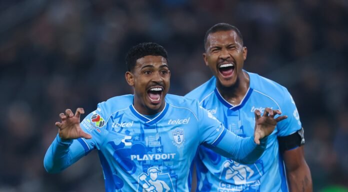 Pachuca vence a Monterrey y avanza a cuartos de final